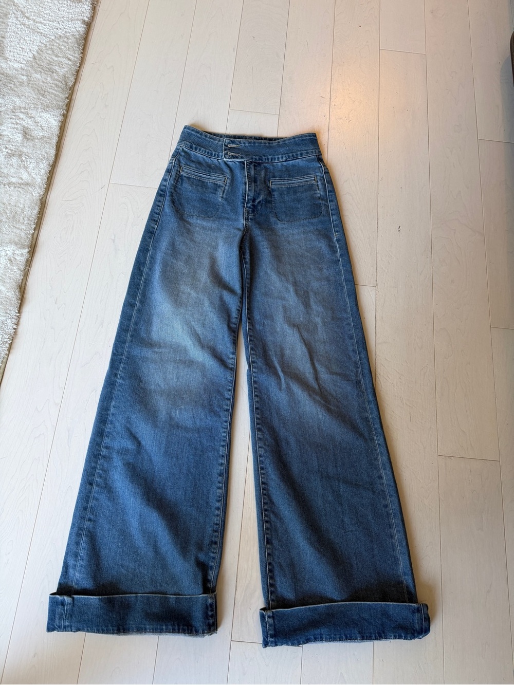 Frame Denim Wide-Leg Jeans in Medium Blue Wash